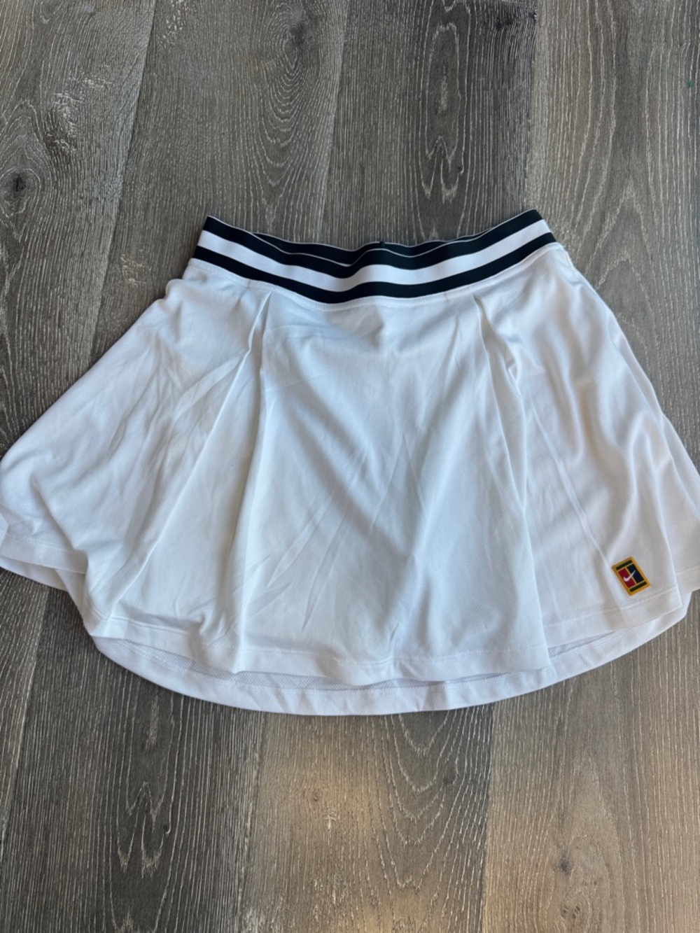 Nike White Pleated Dry-Fit Tennis Skort with Black Striped Waistband MK0582 - Picture 3 of 5